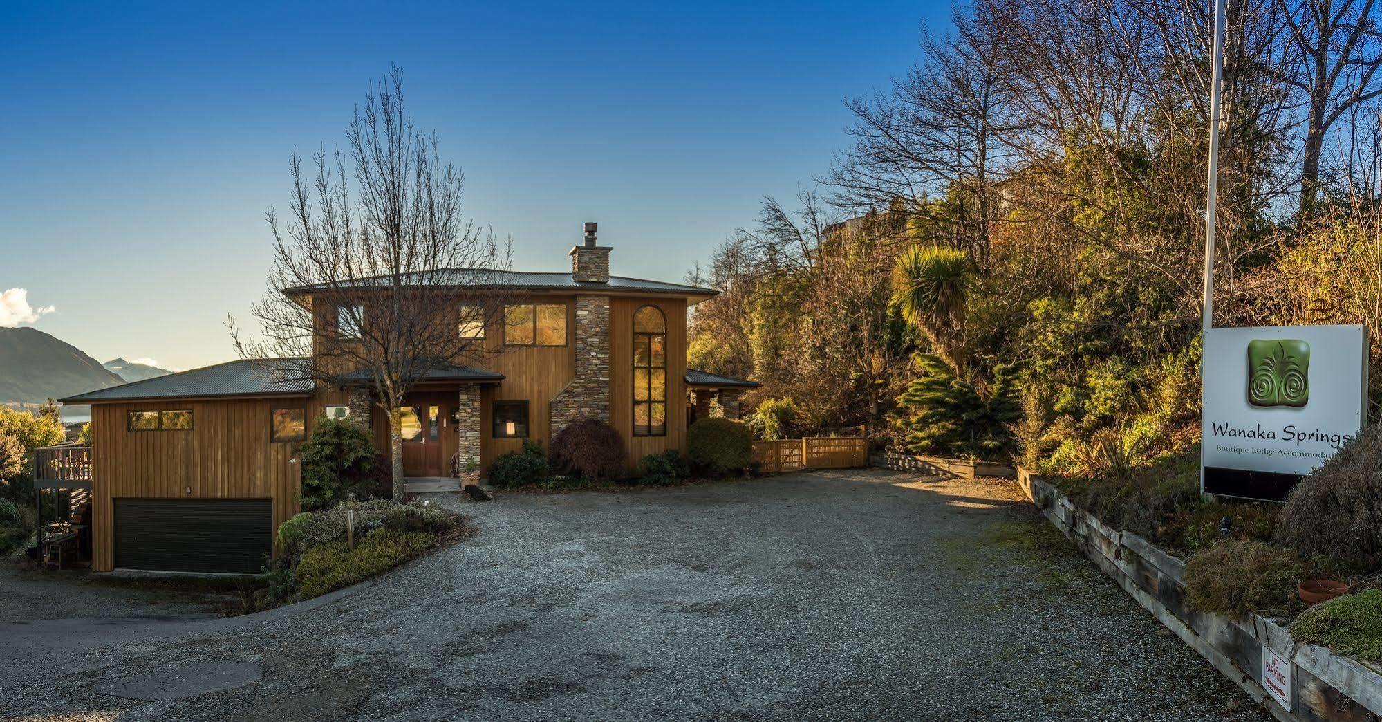 Wanaka Springs Lodge エクステリア 写真