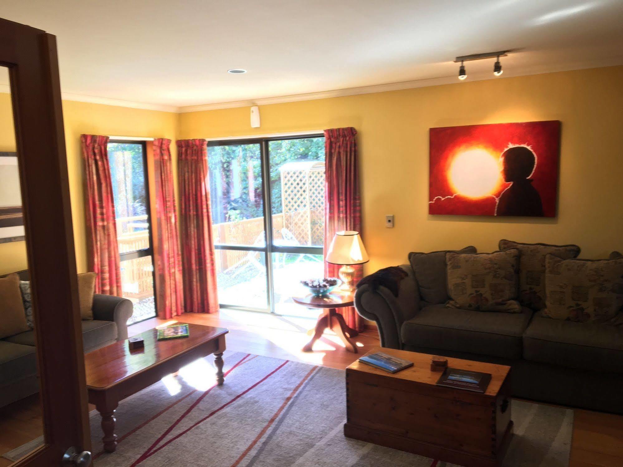 Wanaka Springs Lodge エクステリア 写真
